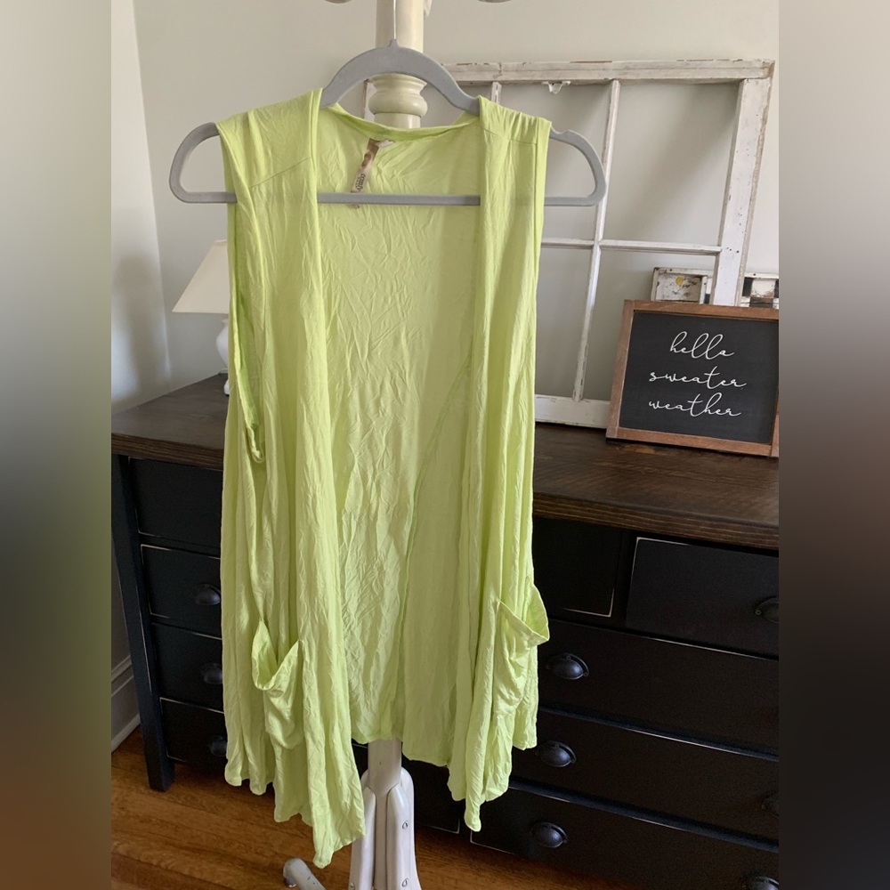 Comfy USA Light Green Sleeveless Top